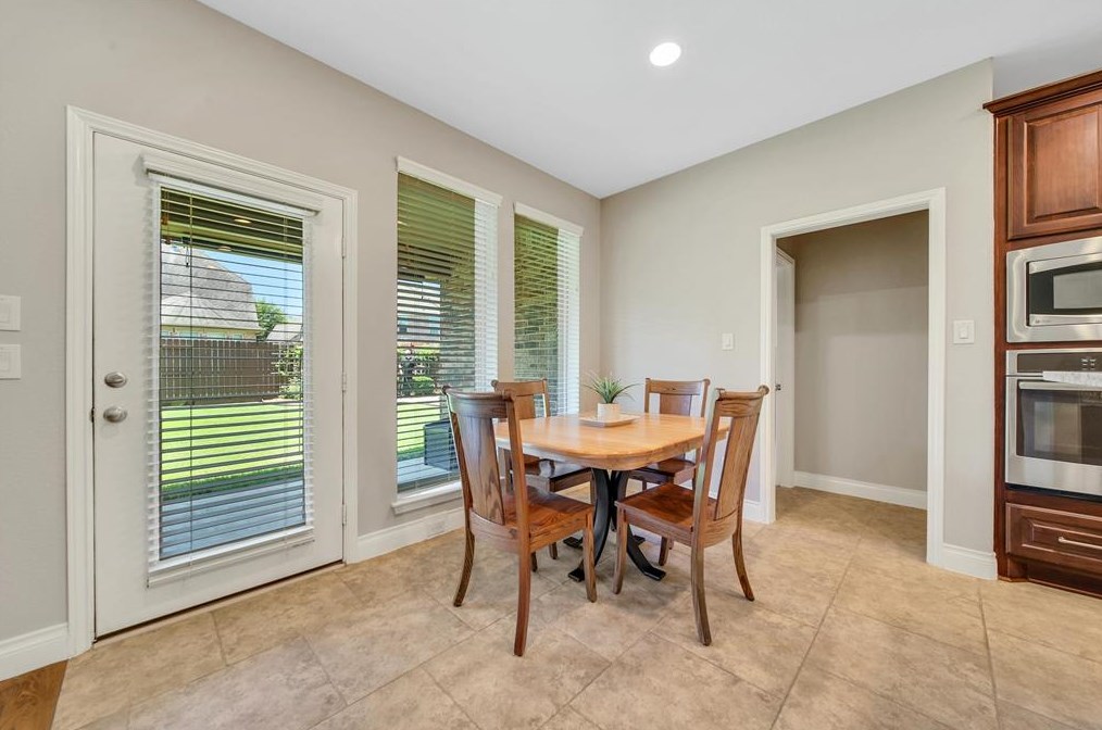 27602 Liberty Hts Ln, Fulshear TX 77441-1480 exterior