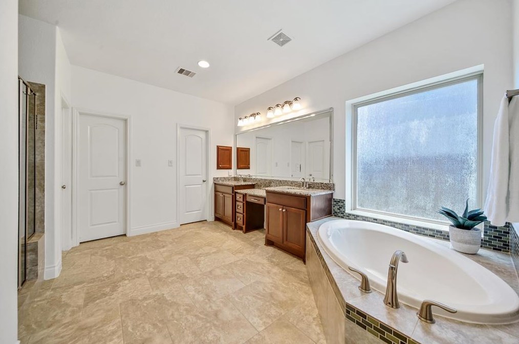 27602 Liberty Hts Ln, Fulshear TX 77441-1480 exterior