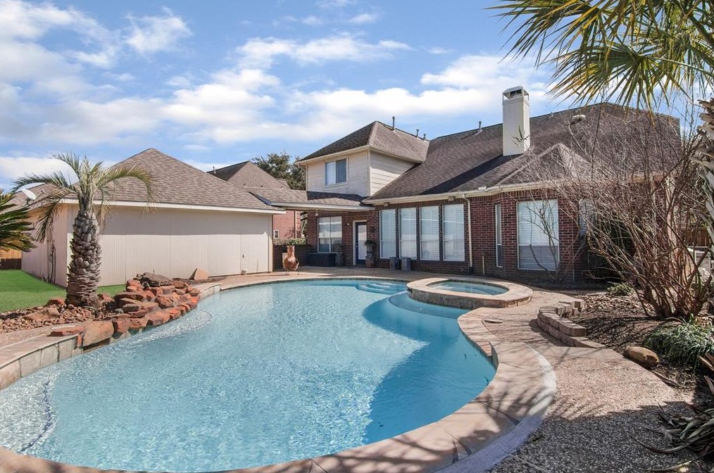 2118 Shade Crst Dr, Richmond TX  77406-6792 exterior