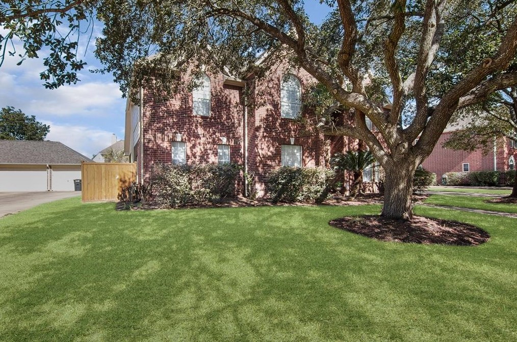 2118 Shade Crst Dr, Richmond TX  77406-6792 exterior