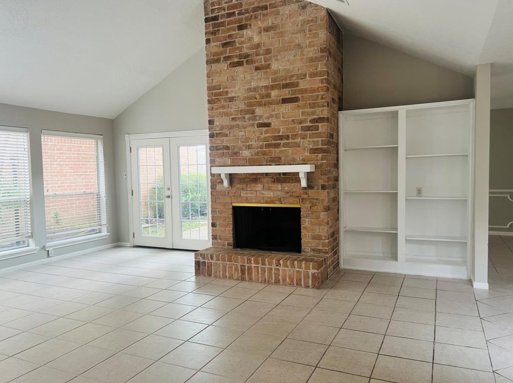 2122 Ashford Hollow Ln, Houston TX  77077-5812 exterior