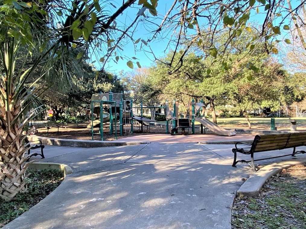 2418 Mandell, Houston TX 77005-1828 exterior