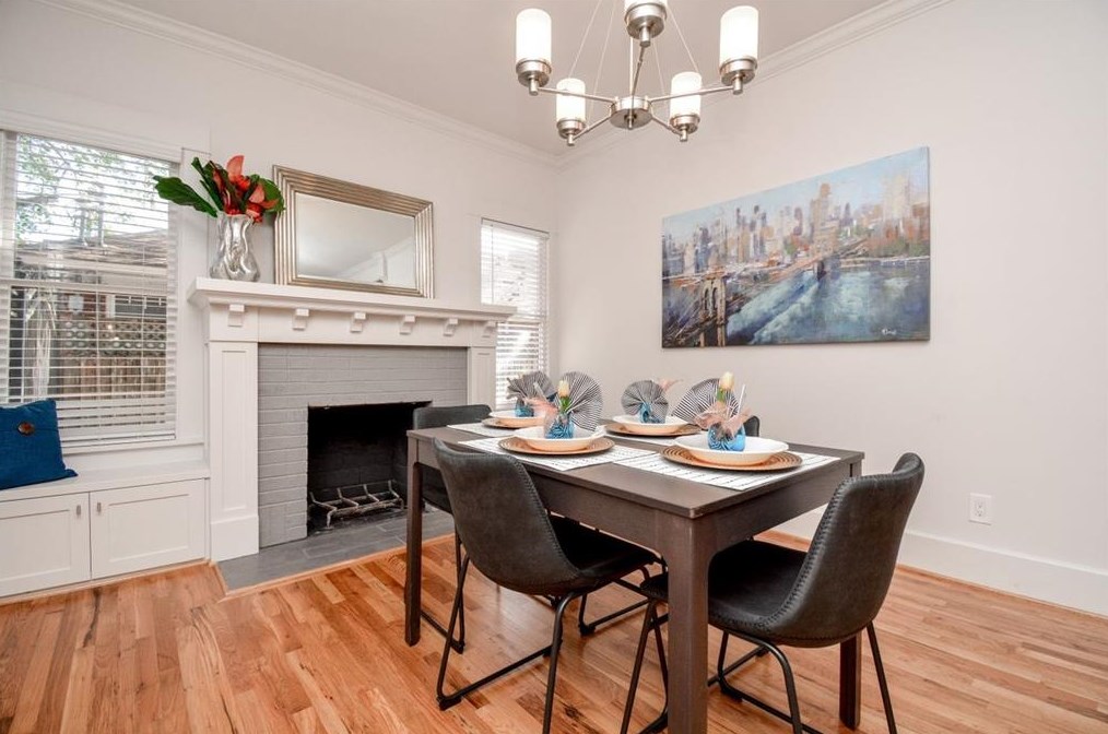 2418 Mandell, Houston TX 77005-1828 exterior