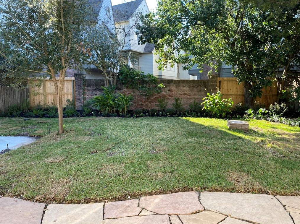 2418 Mandell, Houston TX 77005-1828 exterior