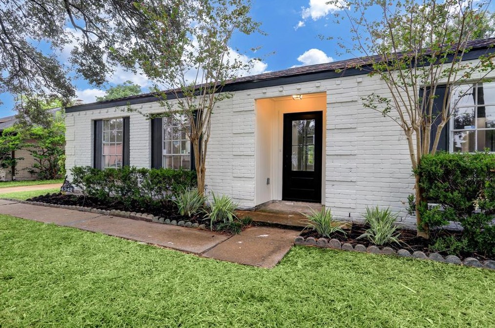 4342 Bugle Rd, Houston TX  77072-1824 exterior