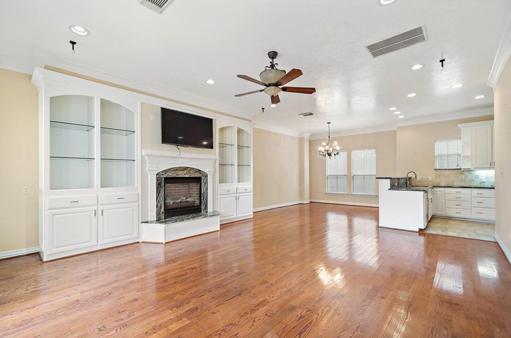 1945 Haddon St, Houston TX  77019-5762 exterior