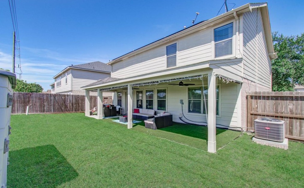 2106 Gable Holw Ln, Katy TX  77450-6771 exterior