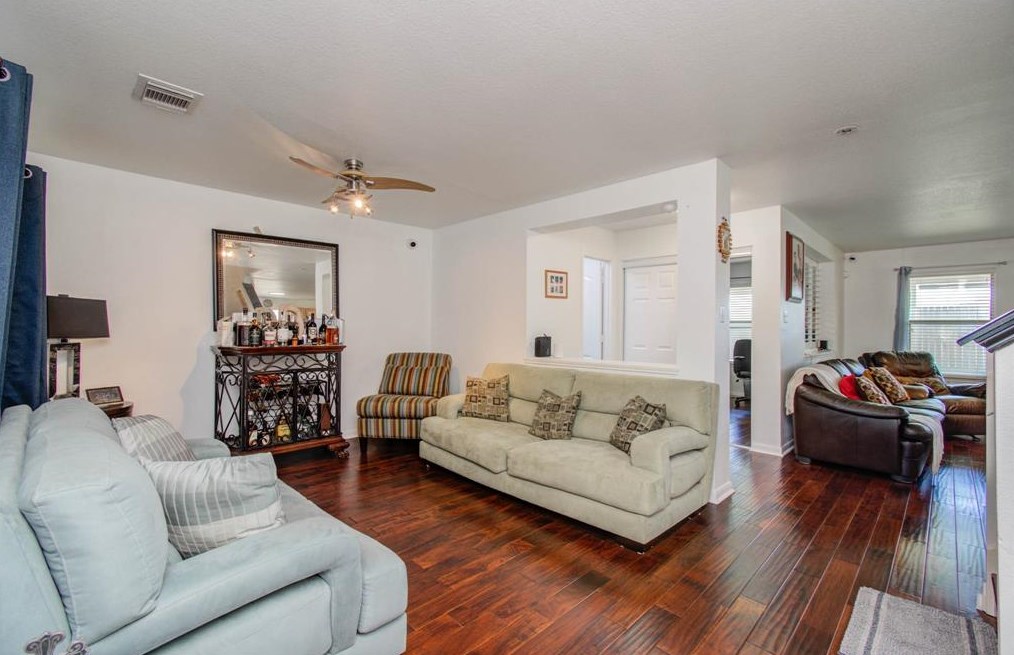 2106 Gable Holw Ln, Katy TX  77450-6771 exterior