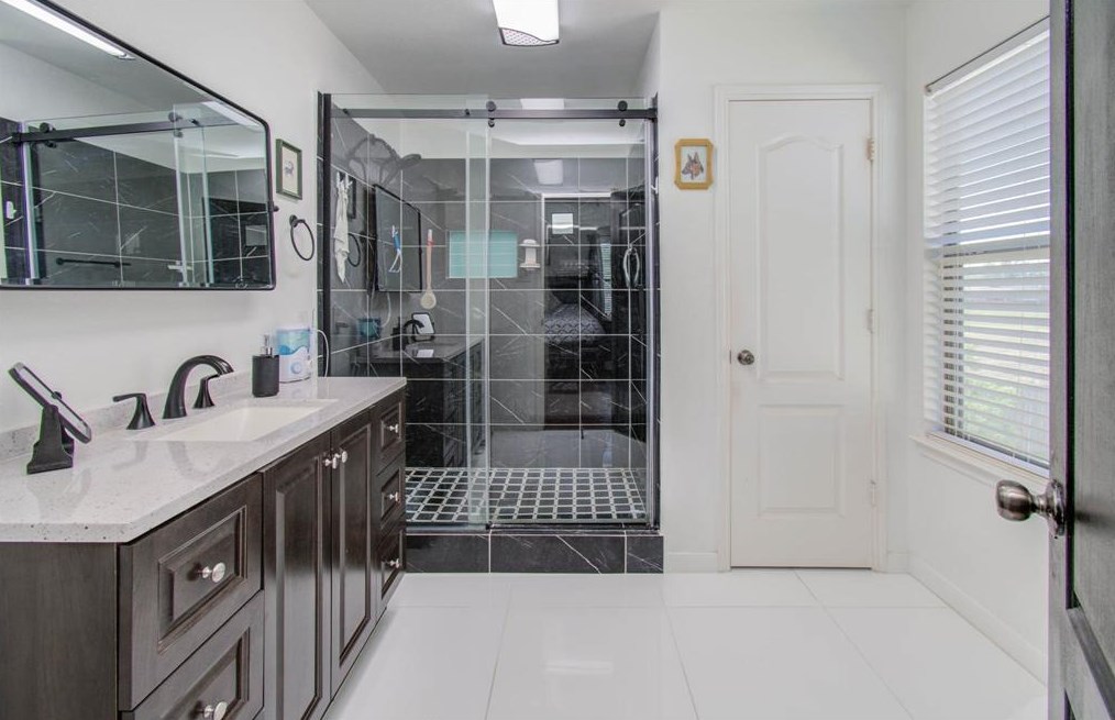 2106 Gable Holw Ln, Katy TX  77450-6771 exterior