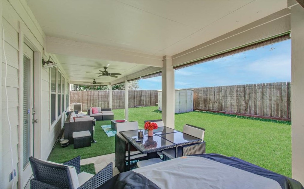 2106 Gable Holw Ln, Katy TX  77450-6771 exterior