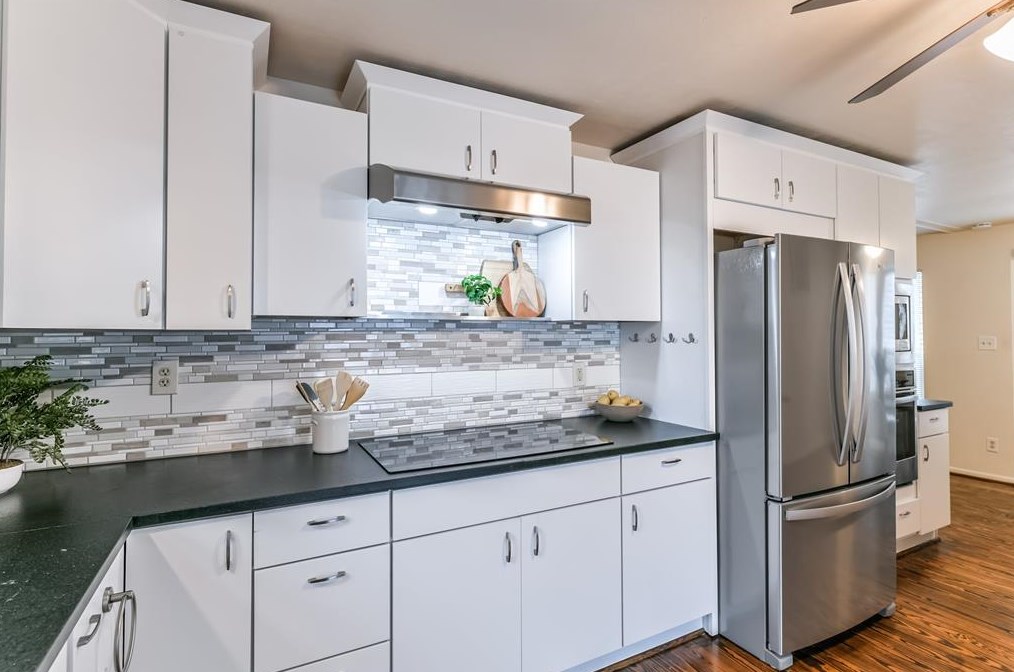 1219 Sealy St, Galveston TX 77550-4029 exterior