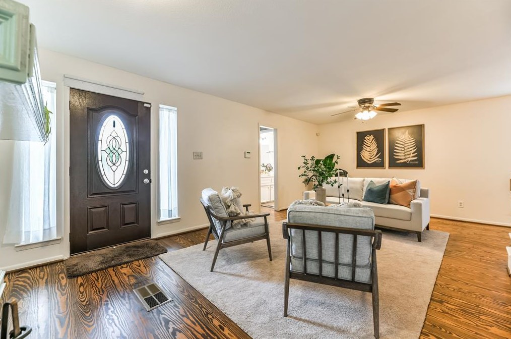 1219 Sealy St, Galveston TX 77550-4029 exterior