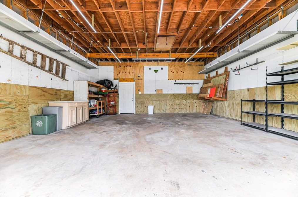 1219 Sealy St, Galveston TX 77550-4029 exterior