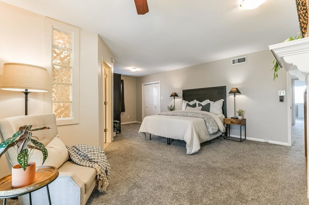 1219 Sealy St, Galveston TX 77550-4029 exterior