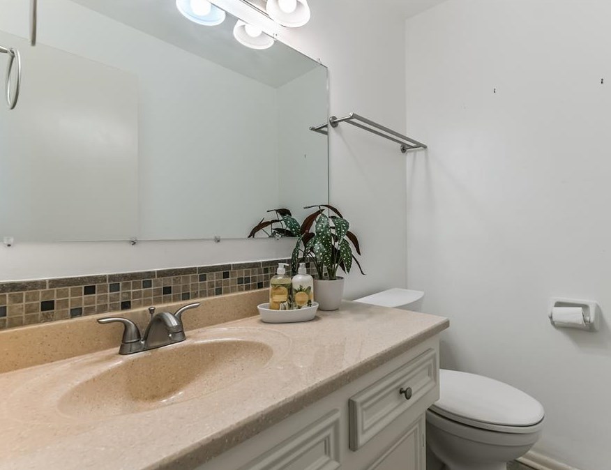 1219 Sealy St, Galveston TX 77550-4029 exterior