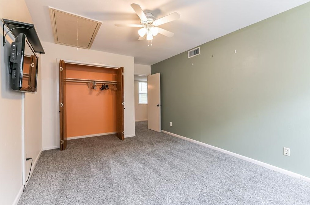 1219 Sealy St, Galveston TX 77550-4029 exterior