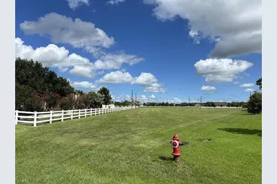 9918 S Bridlewood Court, Richmond, TX 77469 - Photo 5