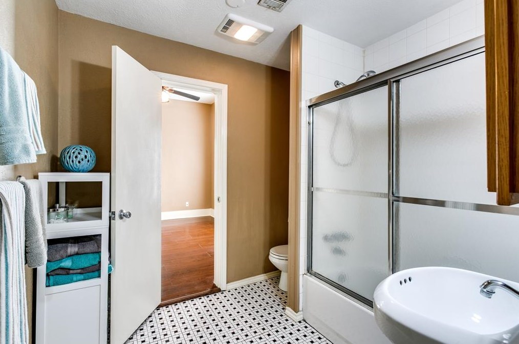 1136 Louise, Houston TX  77009-2958 exterior