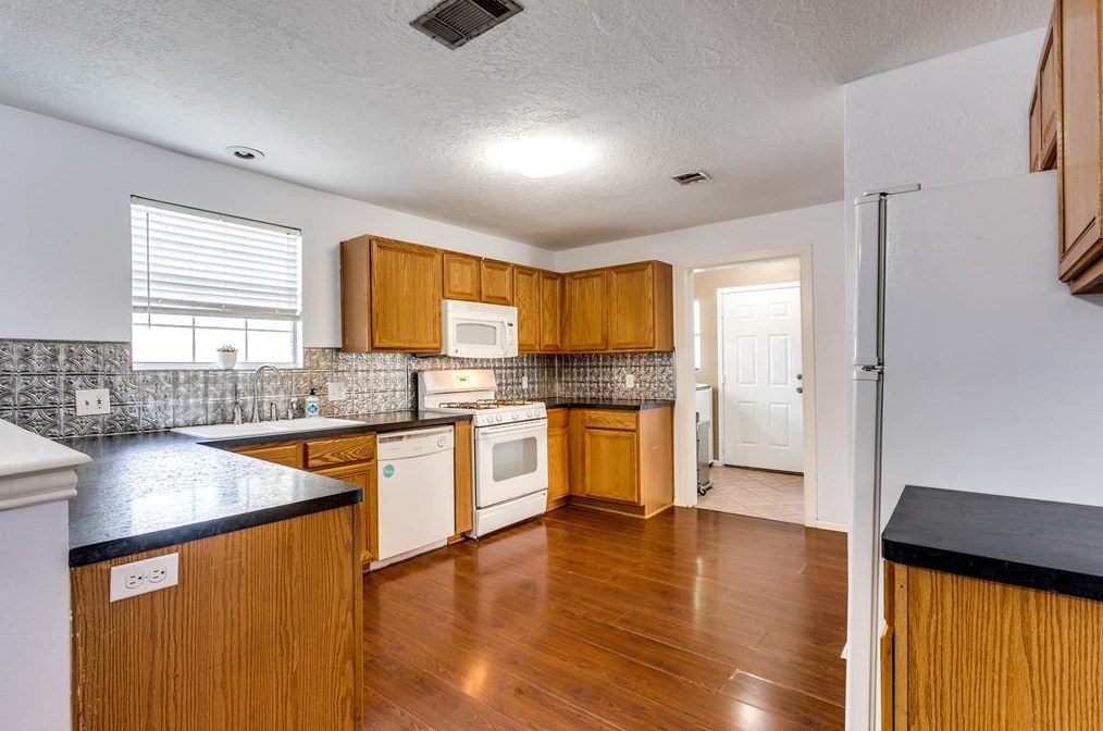 1136 Louise, Houston TX  77009-2958 exterior