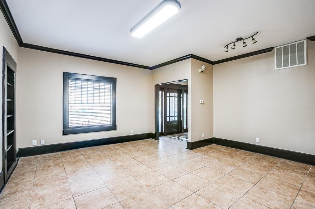 4505 Caroline St, Houston TX  77004-4911 exterior