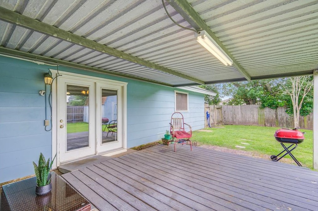 801 Busse Cir, Pasadena TX 77503-2206 exterior