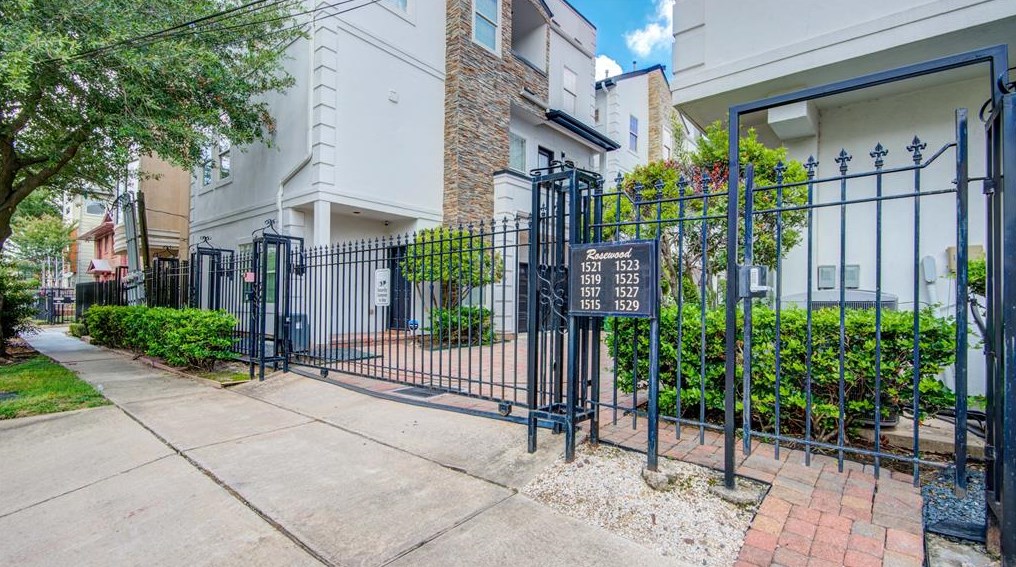 1519 Rosewood St, Houston TX  77004-4930 exterior