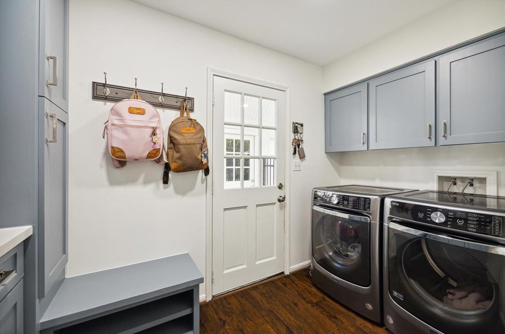 802 Walnut Bnd, Houston TX  77042-3013 exterior