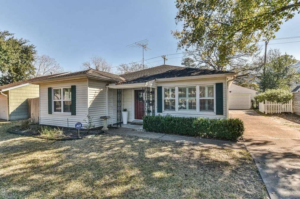 1533 Lamonte Ln, Houston TX  77018-4110 exterior