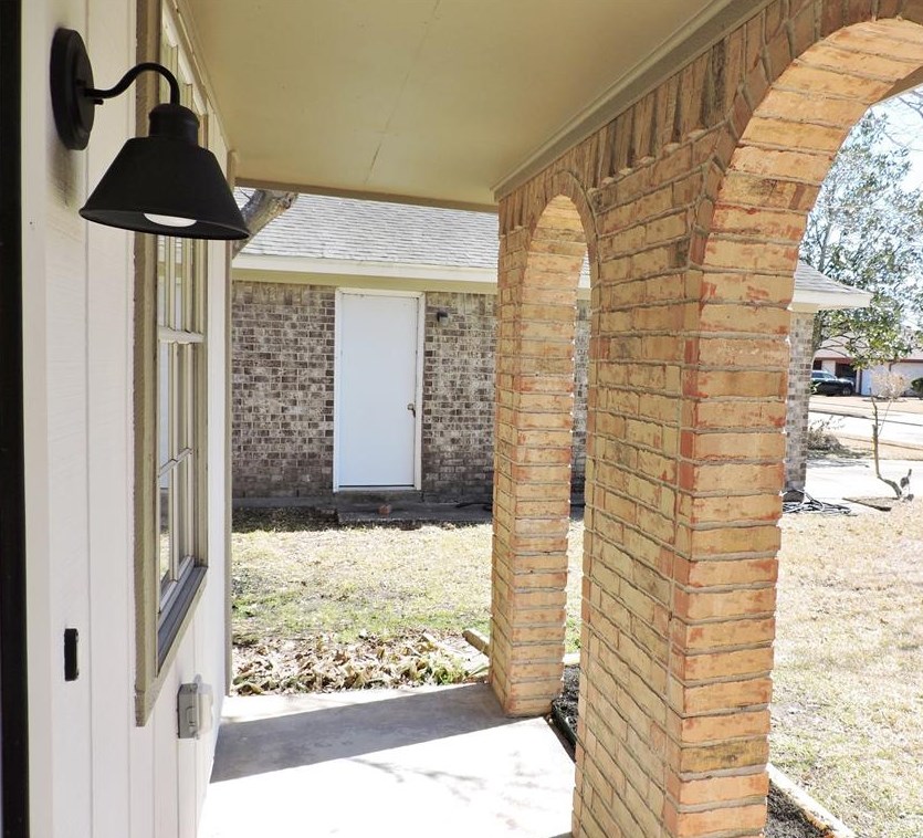 1215 Chippawa, Pasadena TX 77504-3203 exterior