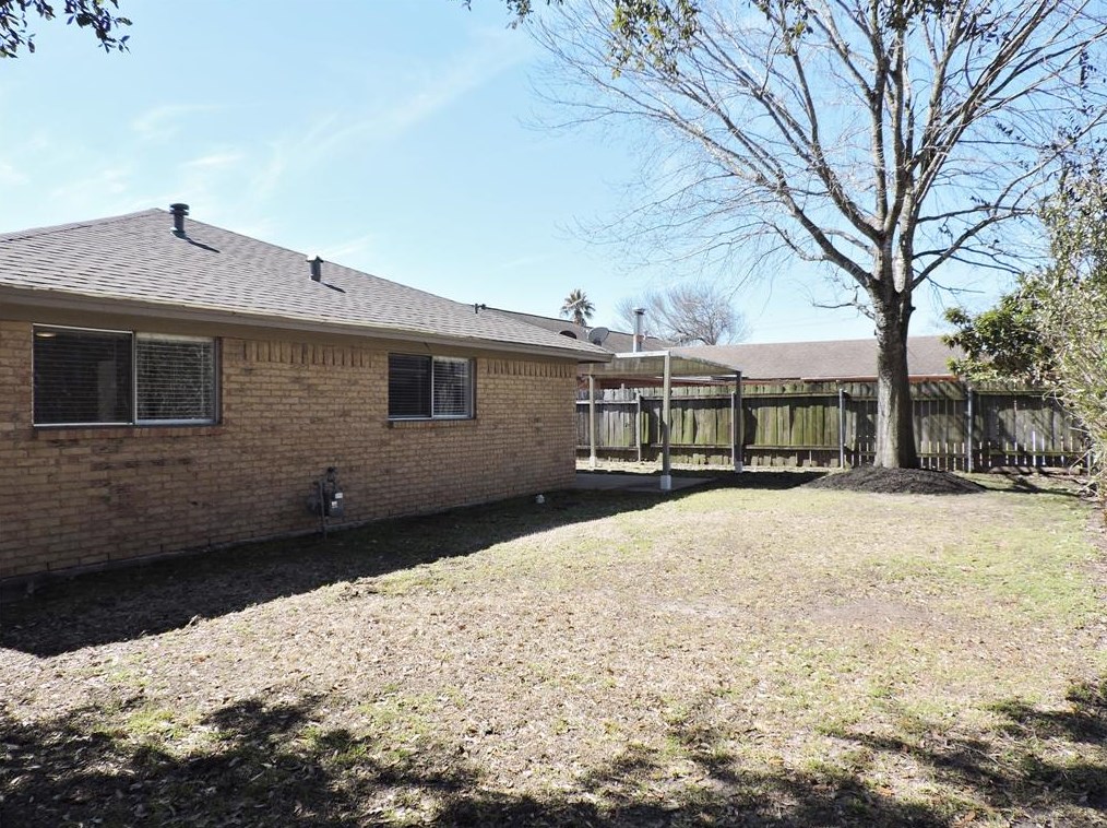 1215 Chippawa, Pasadena TX 77504-3203 exterior