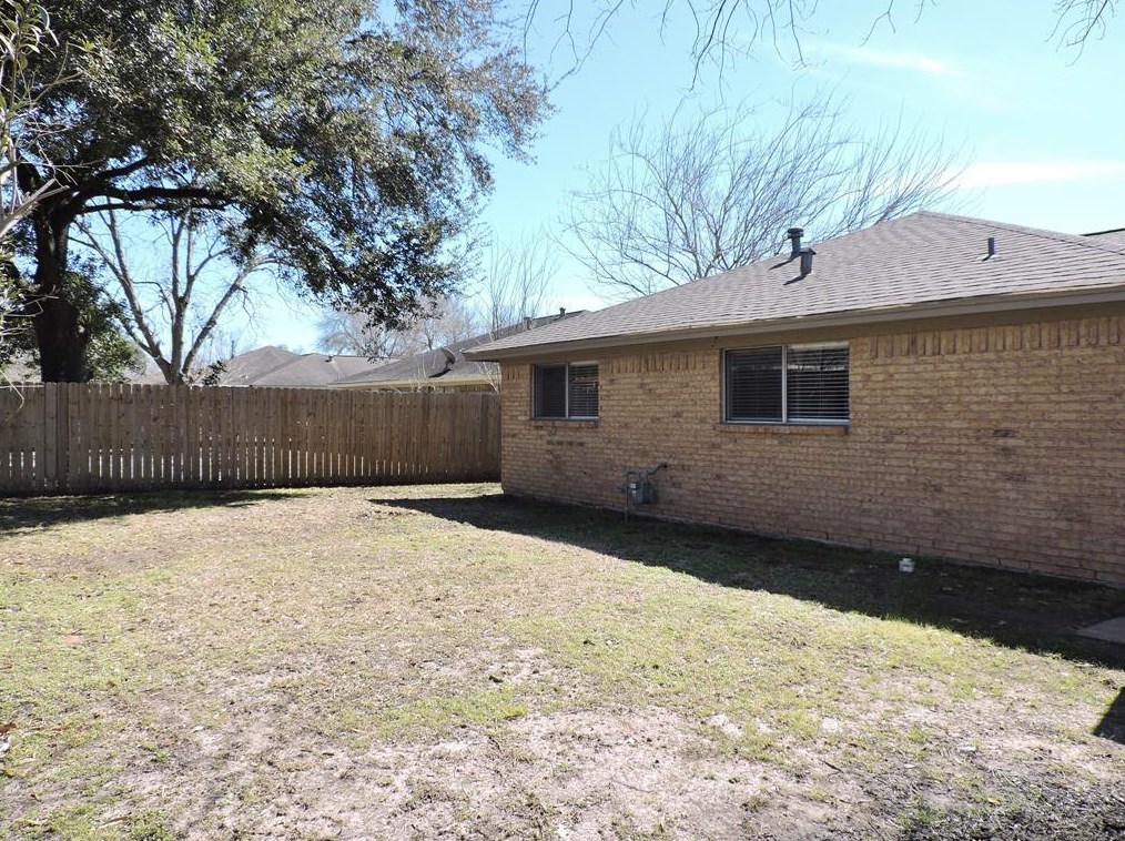 1215 Chippawa, Pasadena TX 77504-3203 exterior