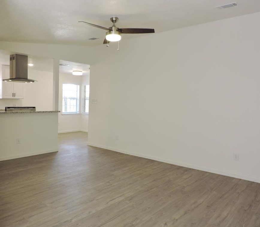 1215 Chippawa, Pasadena TX 77504-3203 exterior