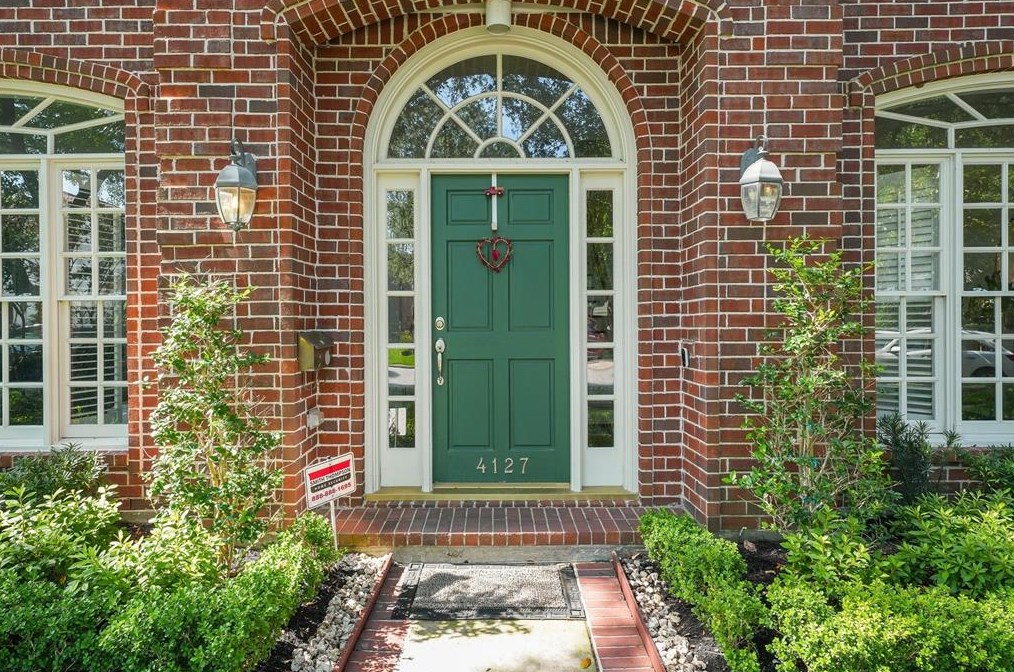4127 Amherst St, Houston TX  77005-2701 exterior