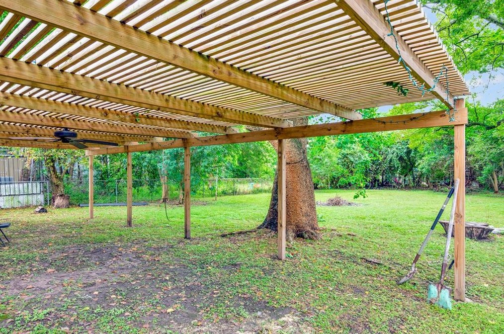 213 Ishmeal, Houston TX  77076-3912 exterior