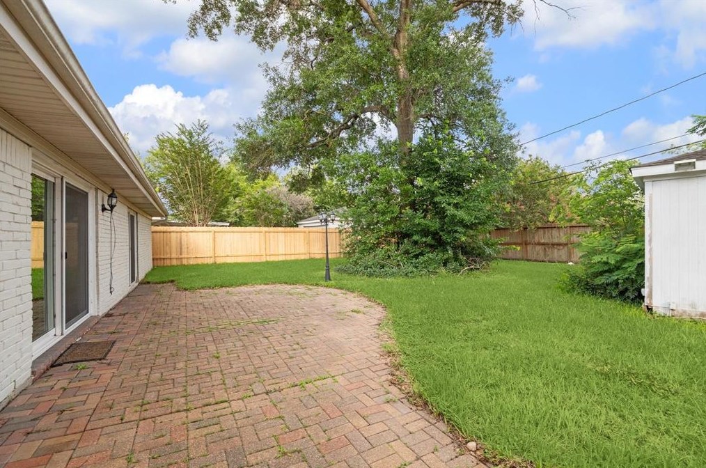 5923 Mcknight, Houston TX  77035-2325 exterior