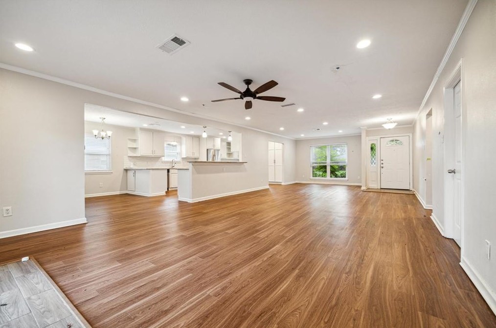 5923 Mcknight, Houston TX  77035-2325 exterior