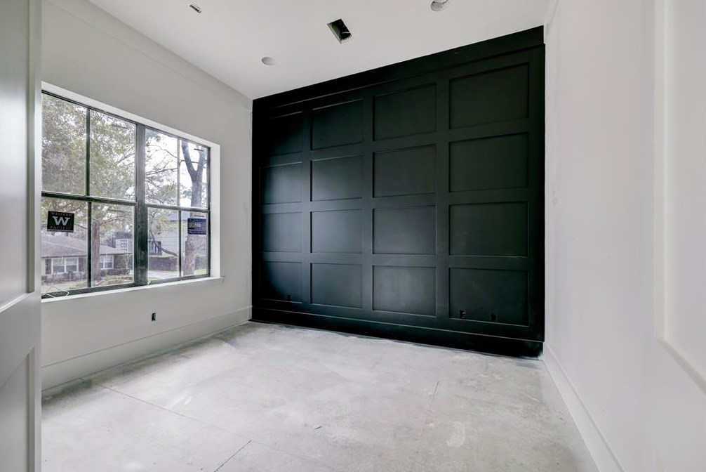 1115 Timbergrove Ln, Houston TX  77008-6361 exterior