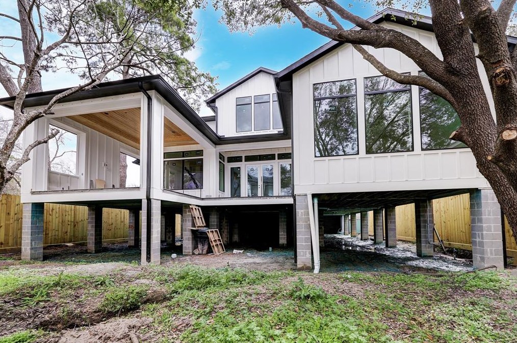 1115 Timbergrove Ln, Houston TX  77008-6361 exterior