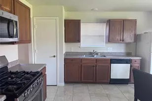 16127 Eaglewood Spring Ct, Houston, TX 77083 - Photo 5