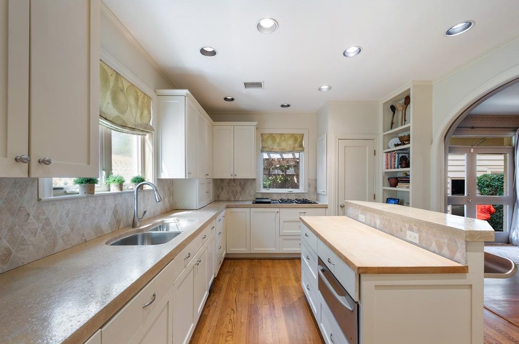 4814 Yoakum Blvd, Houston TX  77006-2740 exterior