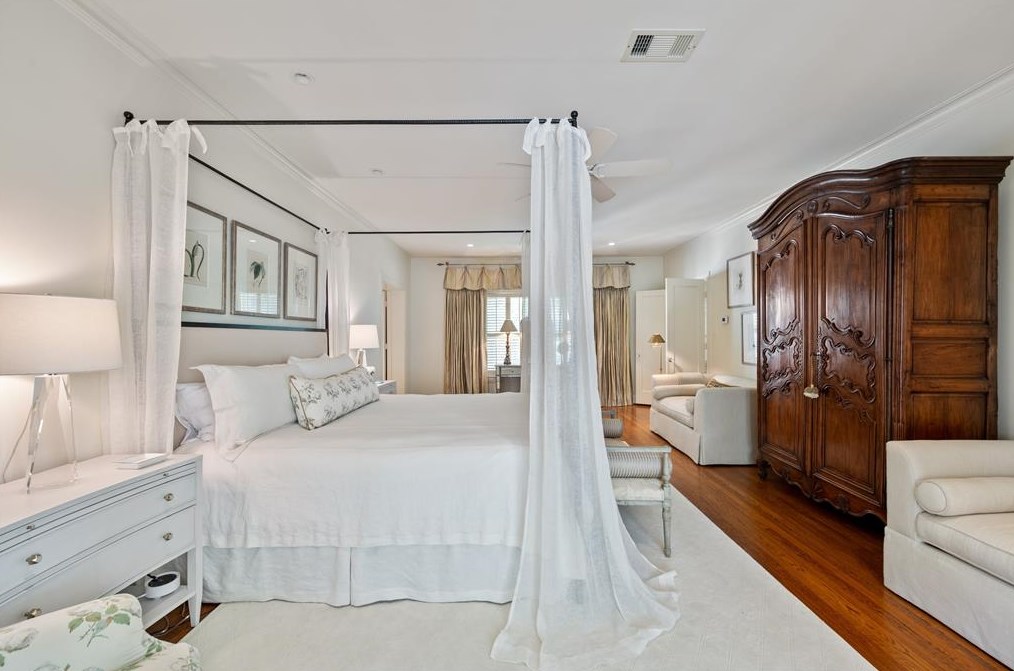 4814 Yoakum Blvd, Houston TX  77006-2740 exterior