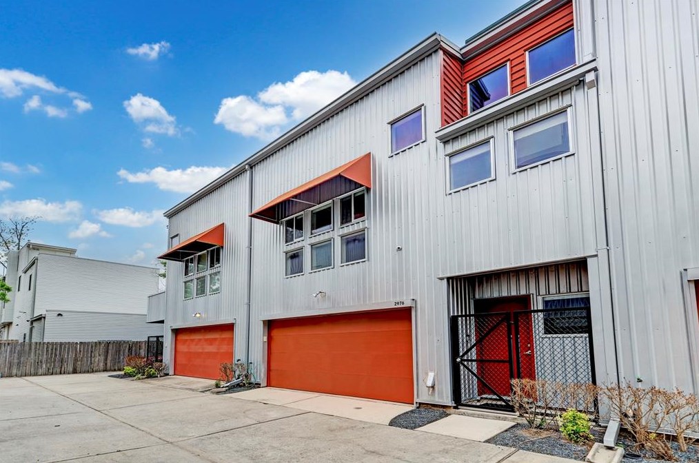 2976 Commerce St, Houston TX  77003-1634 exterior