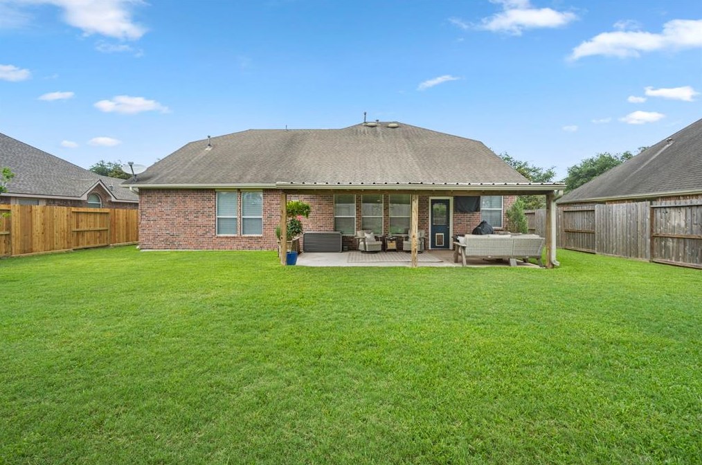 12104 Willow Brk Ln, Pearland TX  77584-6540 exterior