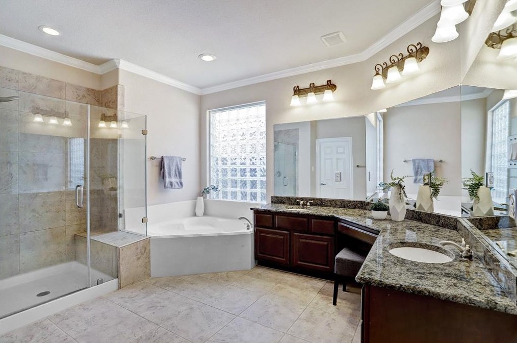 11918 Caddo Pt Ct, Houston TX  77041-6225 exterior