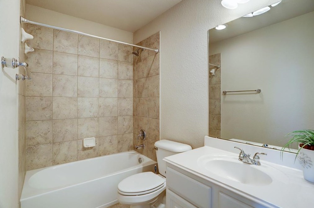 11918 Caddo Pt Ct, Houston TX  77041-6225 exterior