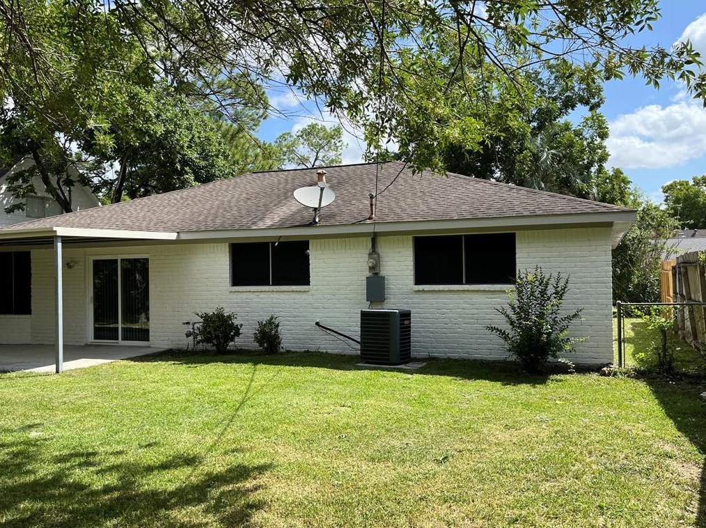 10922 Sagewind Dr, Houston TX  77089-3020 exterior