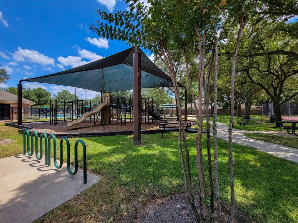 9223 Angelas Mdw Ln, Houston TX  77095-2158 exterior