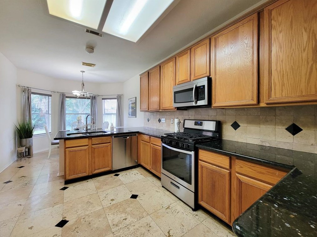 9223 Angelas Mdw Ln, Houston TX  77095-2158 exterior
