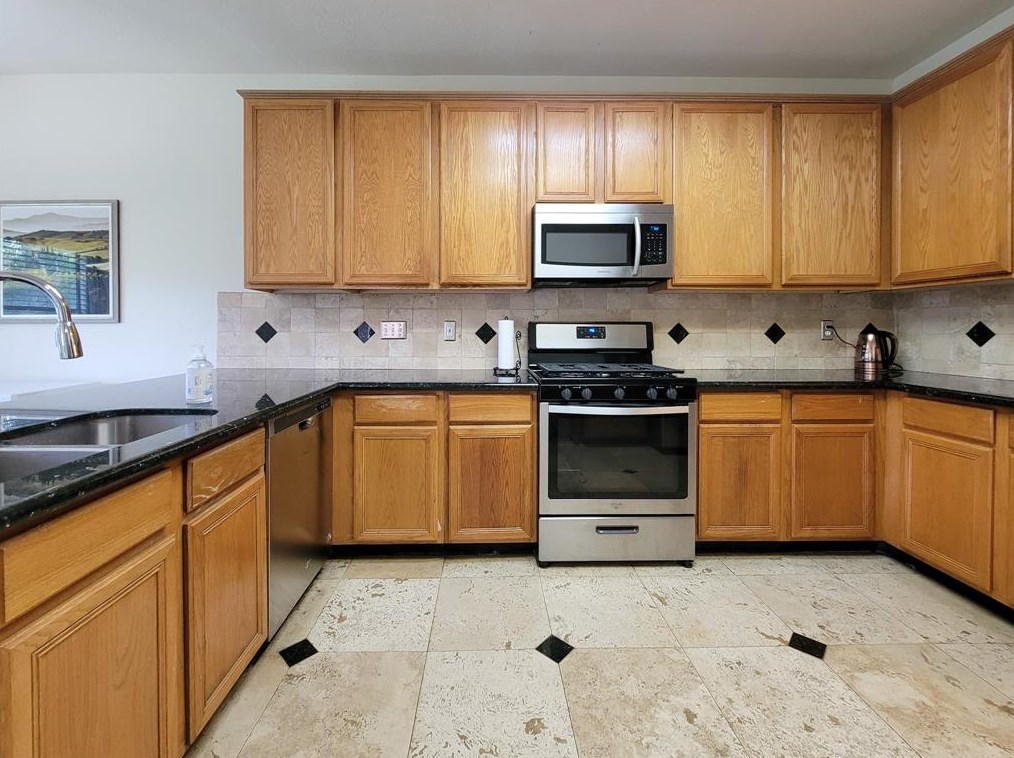 9223 Angelas Mdw Ln, Houston TX  77095-2158 exterior