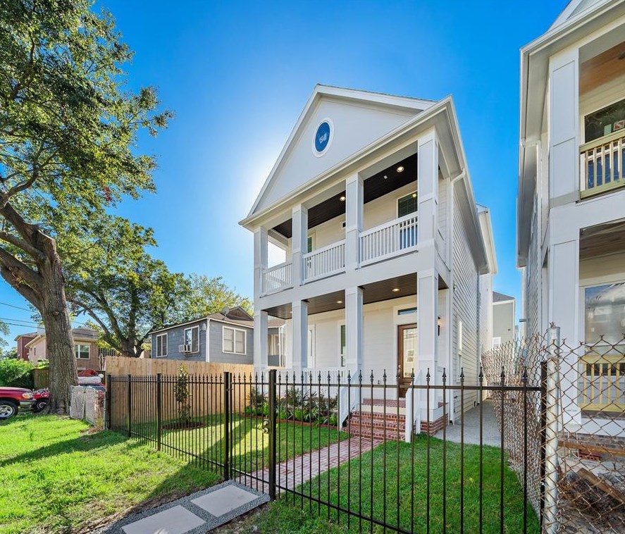 2729 Rutland St, Houston TX  77008-2150 exterior
